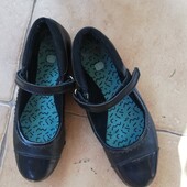 Шкільні шкіряні туфельки Clarks 36 (устілка 23 см.)