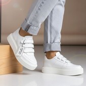 Хіт , легесенькі зручні кросівки з екошкіри на ліпучках