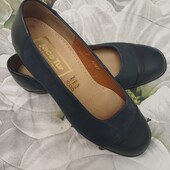 Нові туфельки.натуральна кожа .розм 41