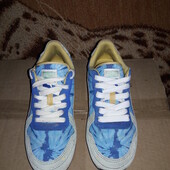 Кроссовки.р.36.стелька 22.5 см.