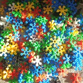 Конструктор на 287 деталей !!! Состояние нового !!!