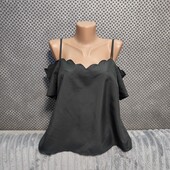 Симпатичная блузка с открытыми плечами, р.40(евро)