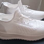Кроссовки белые