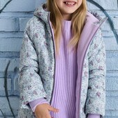 Дуже гарна тепла куртка і шапка. 134 зріст