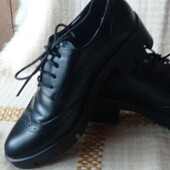 Туфли женские нови р 38,нат кожа.