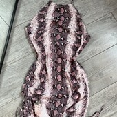 Розпродаж магазину! Ігрива сукня рожева змія оголена спинка по бокам завʼязки банти