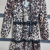 Гарна сукня для дівчинки.