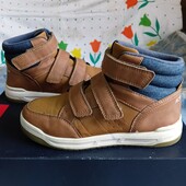 Ботинки.р.р.35.стелька 22 см.в хорошем состоянии.Оригинал!