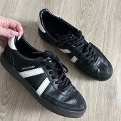 Чоловічі кросівки, р.42 устілка 27 см в гарному стані