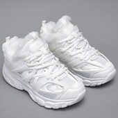 Практичні зимові трендові кросівки на хутрі розмір 38