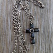 Хрестик серебро з чорним фіанітом.