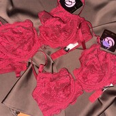 Жіночий мереживний бюстгальтер Venus, червоний 70C, 75B