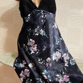 Симпатична атласна нічна сорочка від M&S