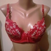 бюстгальтер 85 D, чашка 23 см 