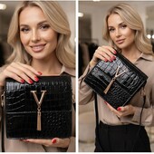 Шикарная дизайнерская сумка, лак, тиснение , логотип" V"