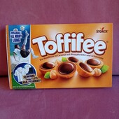 Цукерки Toffifee з карамелі з фундуком та нугатно-шоколадною начинкою 125 г