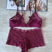 Красивый кружевной бюстгальтер без косточек 70b