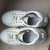 Кросівки